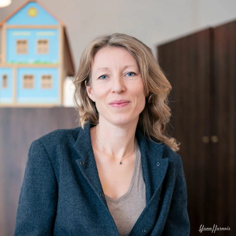 Luella Barlow-Prévôt psychologue clinicienne à Narbonne dans son cabinet